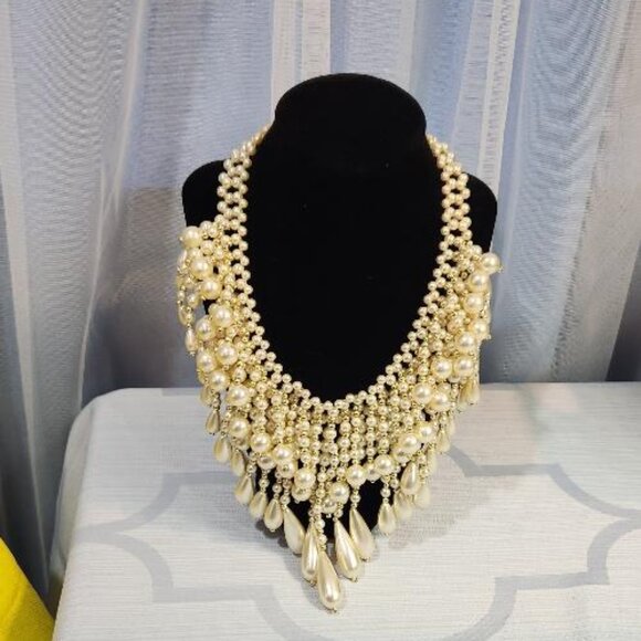Jewelry - Beautiful Vintage Faux Pearl multistrand with a cascade or bib design